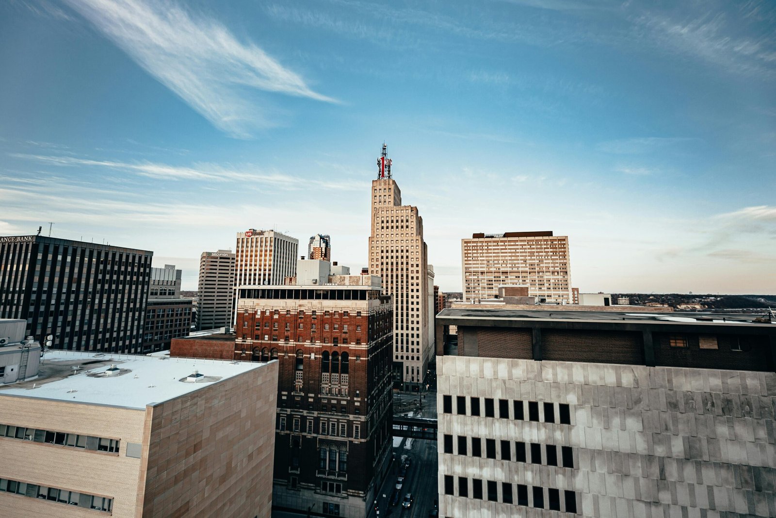 Explore the blend of modern and historic architecture in downtown Saint Paul, Minnesota's vibrant skyline.